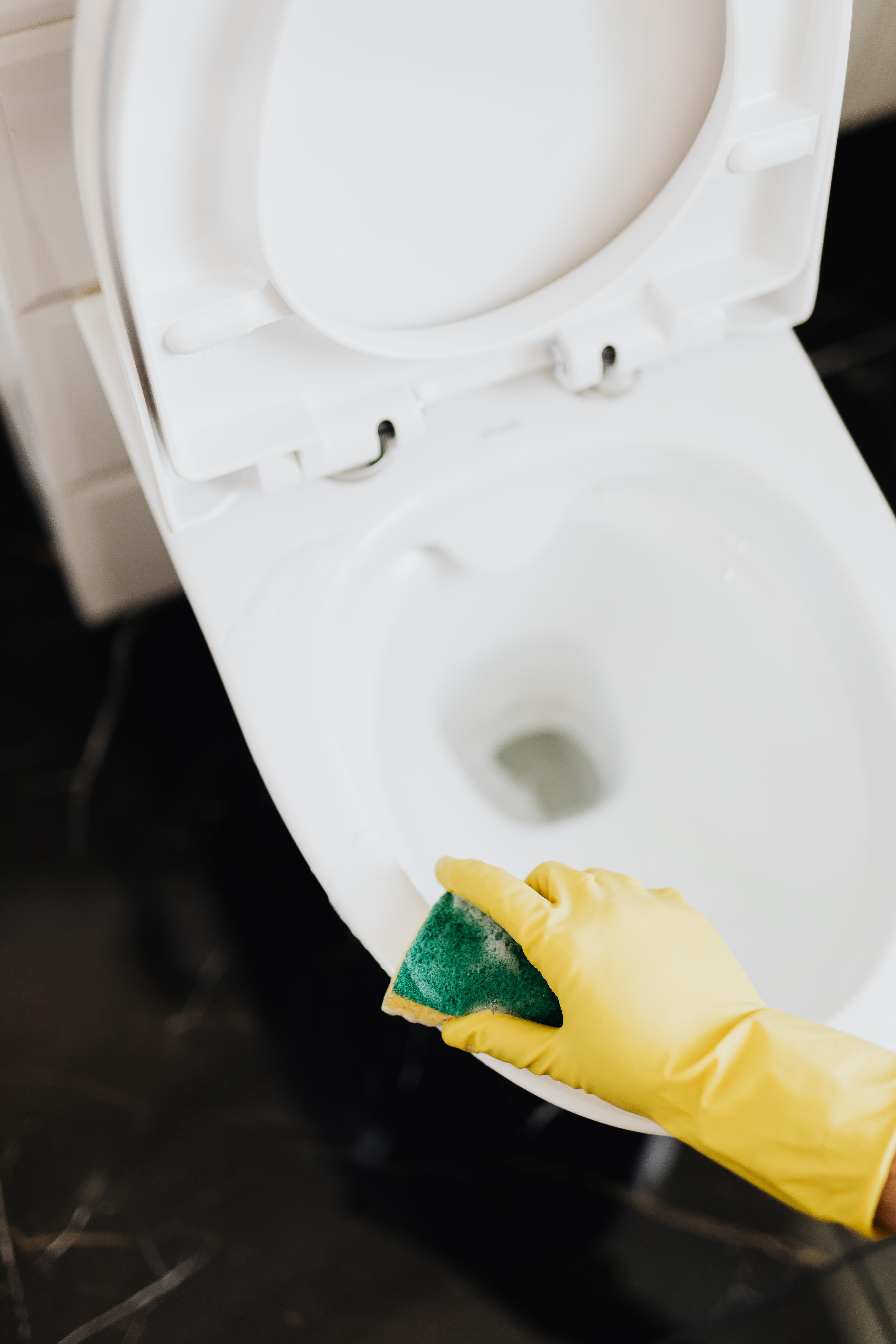 can one clogged toilet affect another