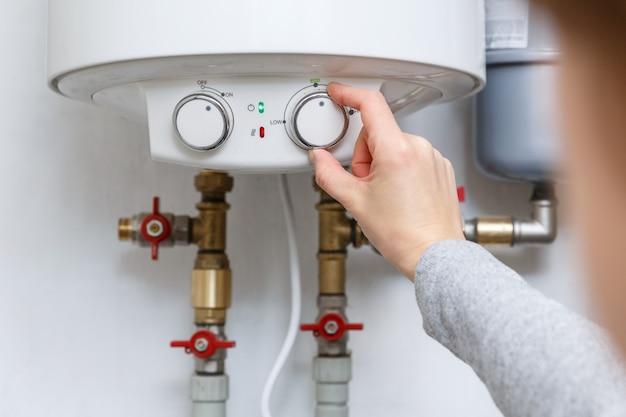 does an electric water heater have a pilot light