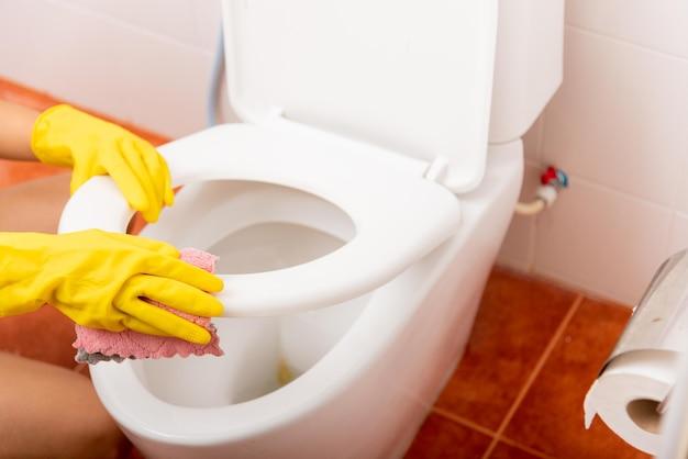 how much does unclogging a toilet cost