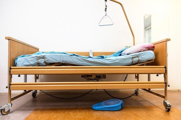 how to choose a hospital bed for home