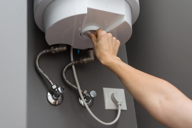 tankless hot water heater maintenance cost