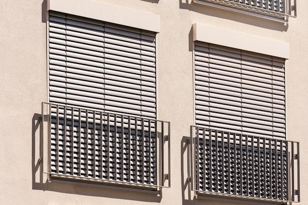 window blinds vs shutters