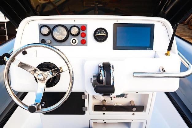 electric center console boat