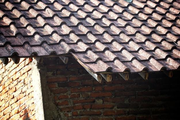 how are seamless gutters made