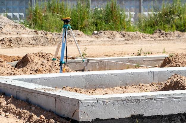 how to raise a house on a concrete slab