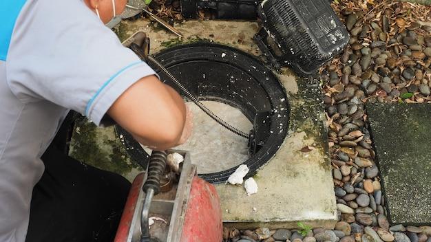 how to unclog a septic tank