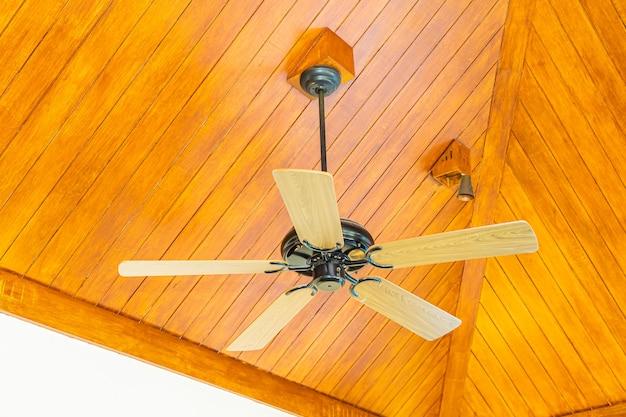 do you need an electrician to install a ceiling fan