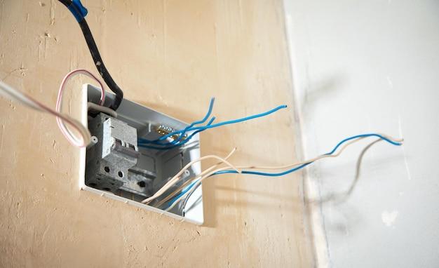 garage door cable loose when open