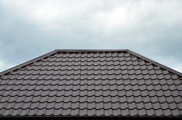 metal roof vs shingles in florida