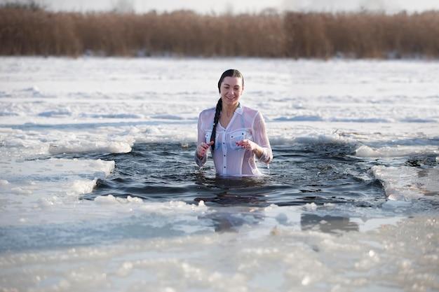 naked ice swimming