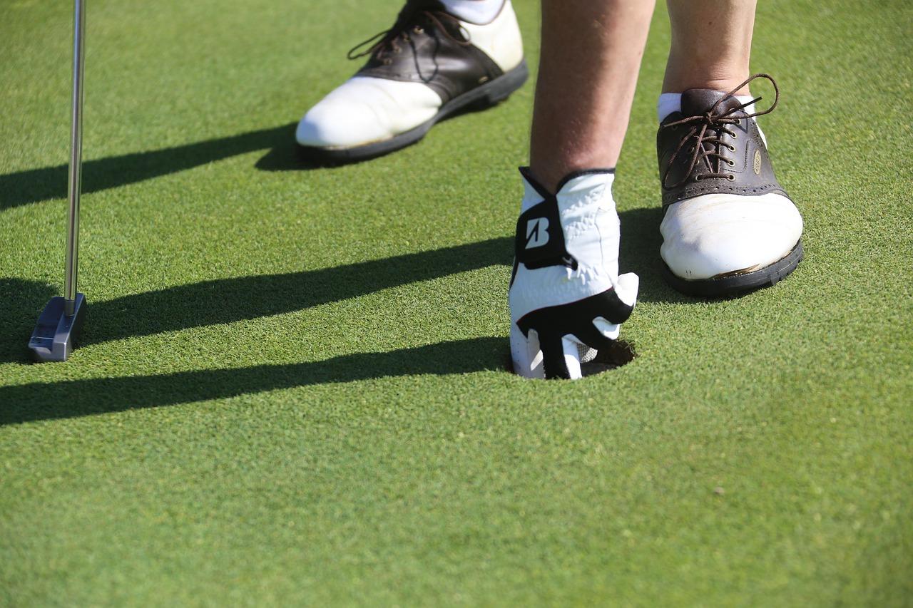 on cloud golf shoes