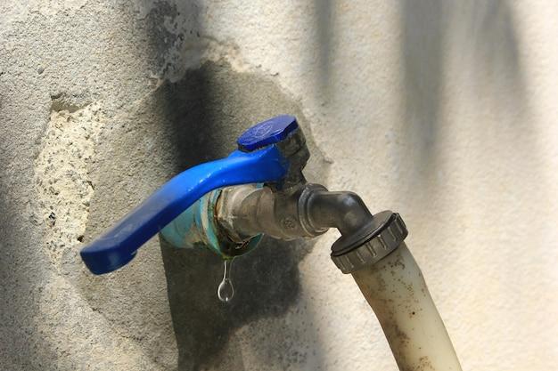 outdoor spigot leaking in wall