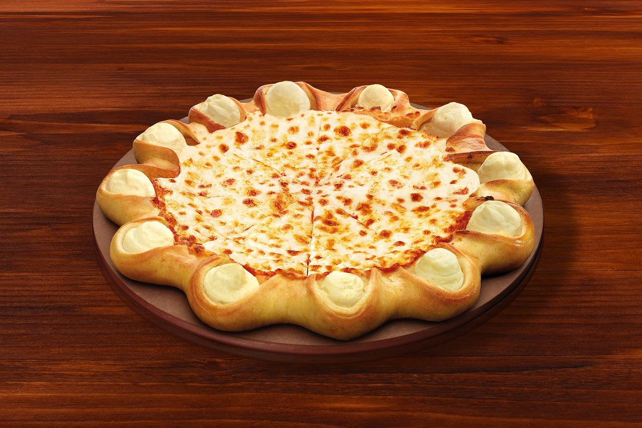 what kind of cheese does pizza hut use