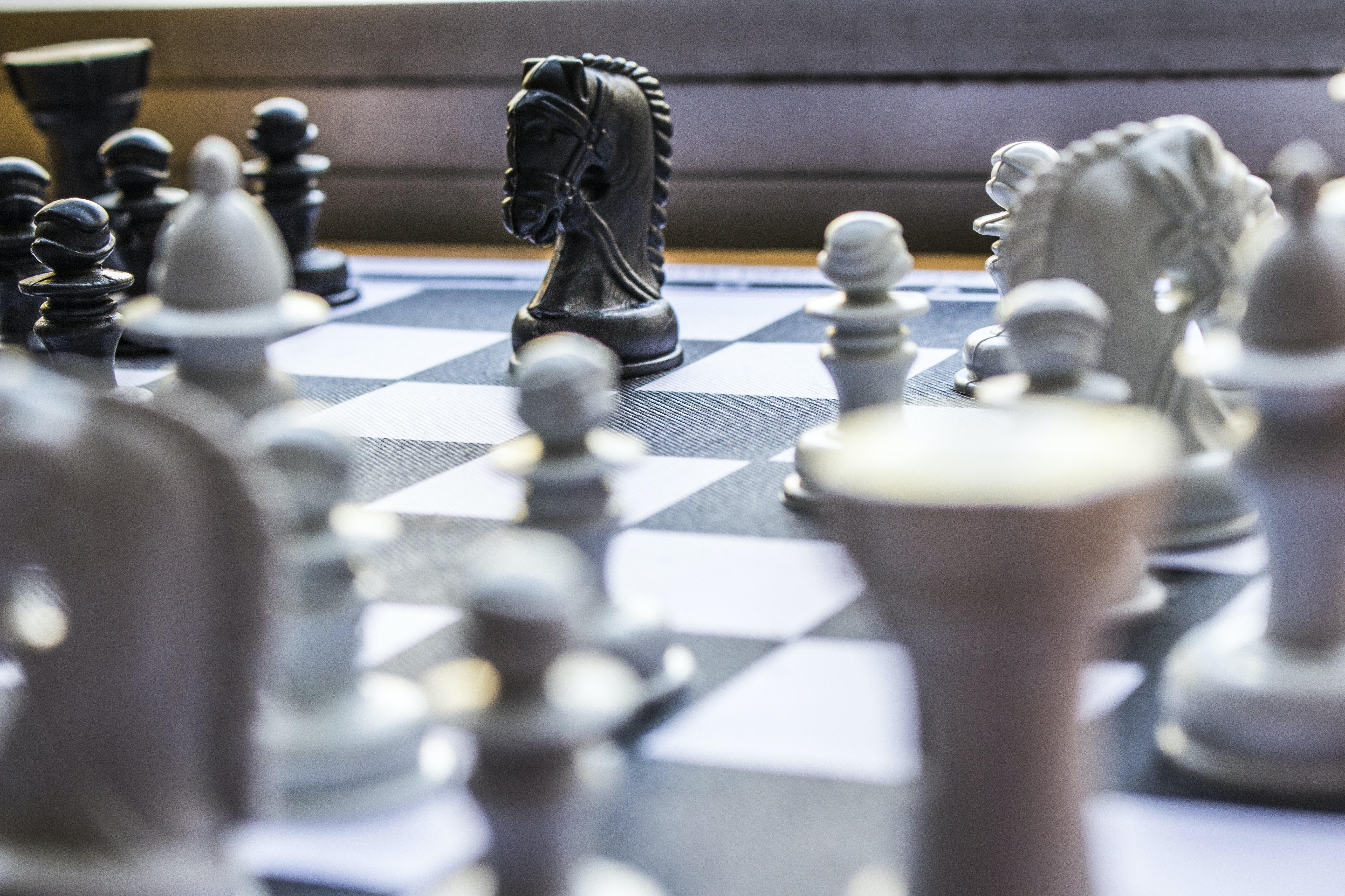What are the 5 rules of chess?