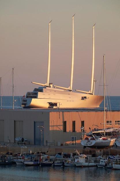1.6 billion dollar yacht