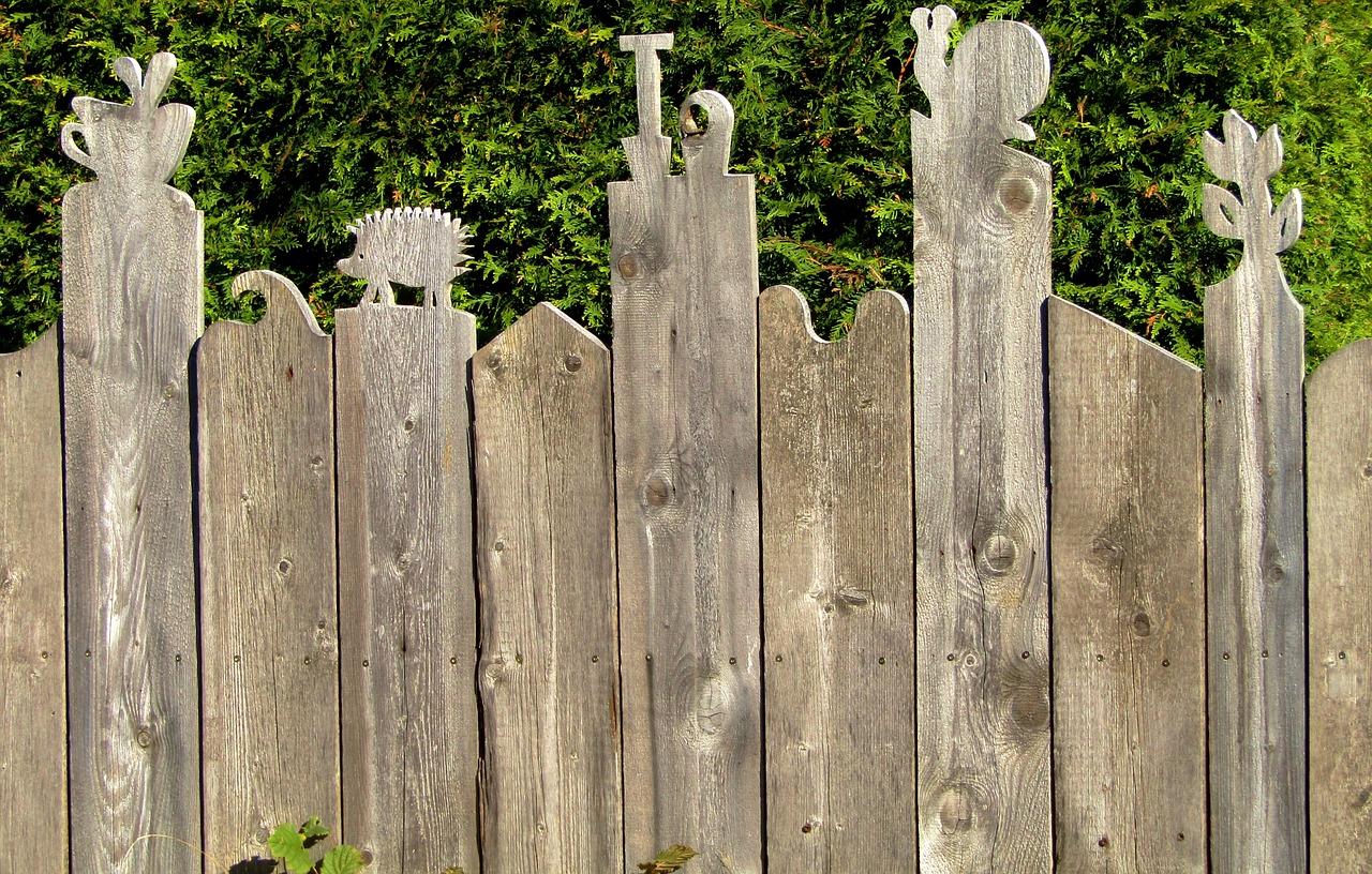 postmaster fence posts