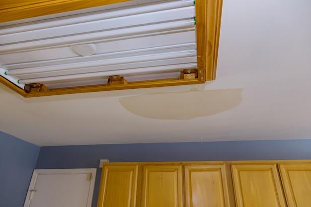 what can cause a leak in the ceiling