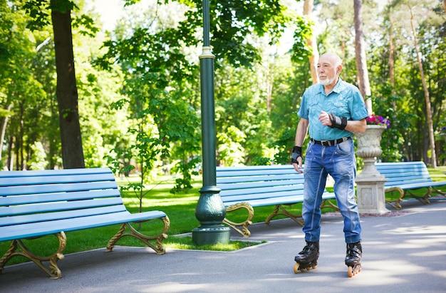 Are Roller Skates Safe For Seniors 