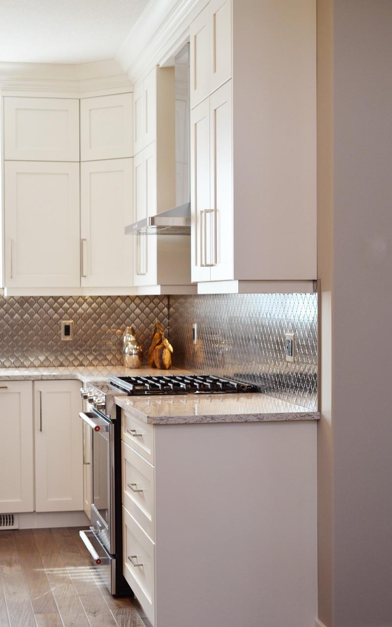 How Do You Fill The Gap Between Kitchen Cabinets And Backsplash 