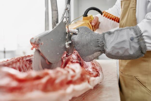 Can I Cut Frozen Meat With Electric Knife 