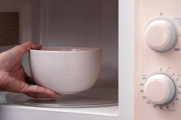  Can I Put A Ceramic Mug In The Microwave 