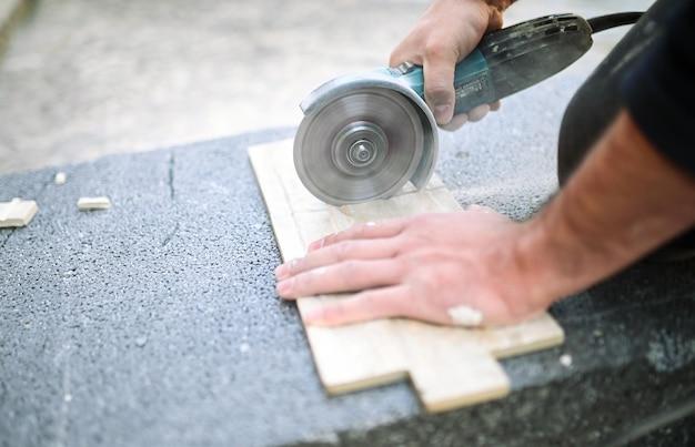  Can I Use An Oscillating Saw To Cut Ceramic Tile 