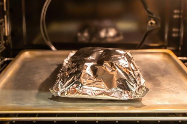 Can You Broil With Aluminum Foil 