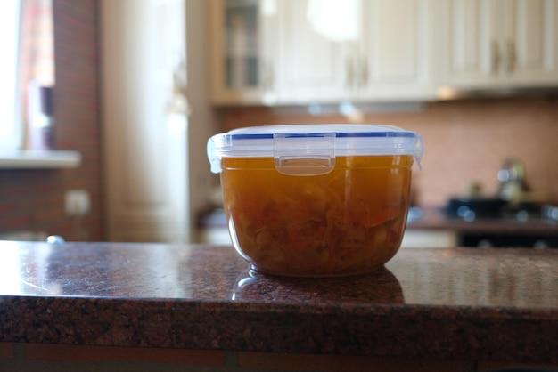 Can You Put Hot Soup In Plastic Bowls 