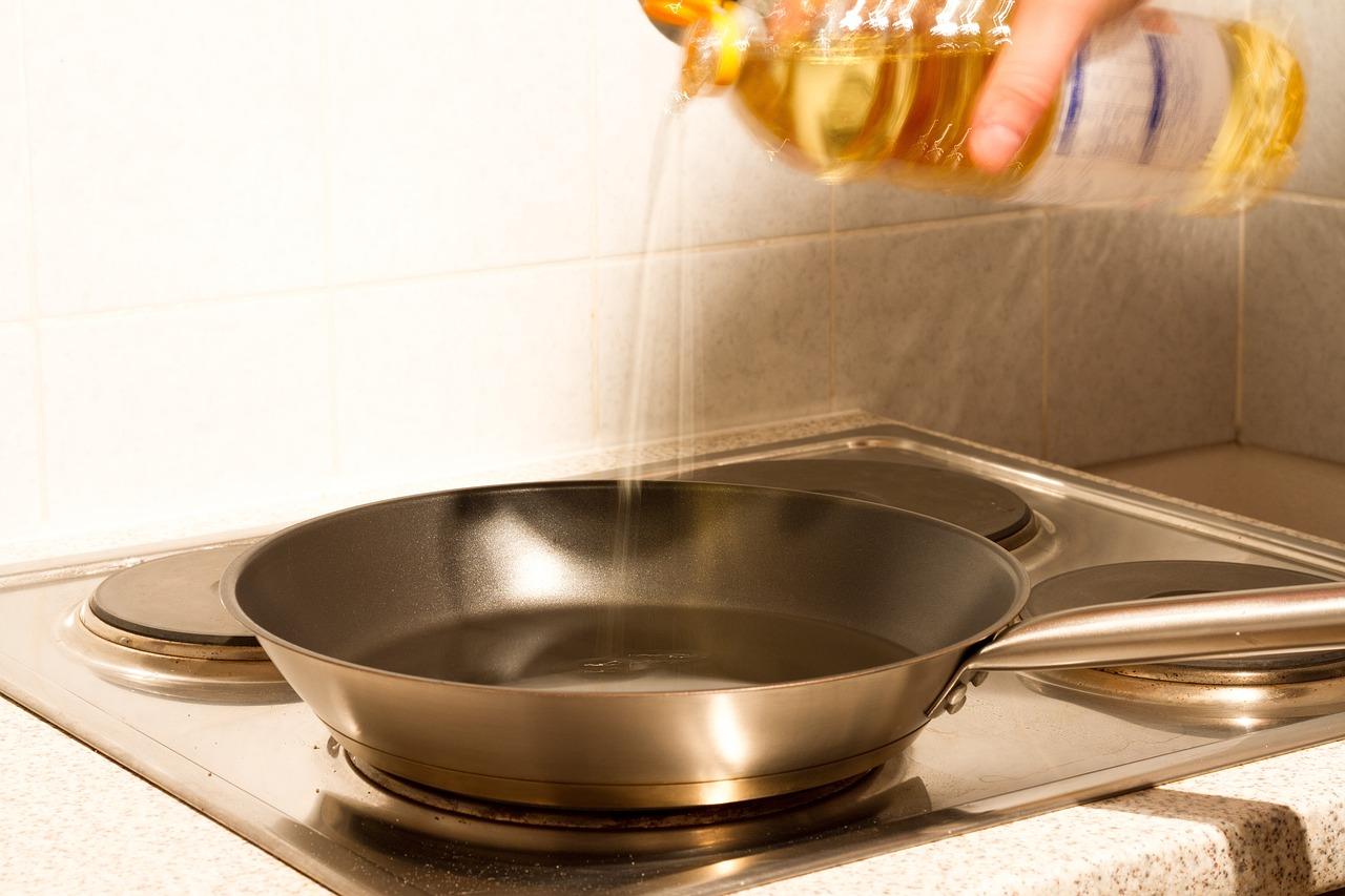 Can You Season A Stainless Steel Pan With Olive Oil 