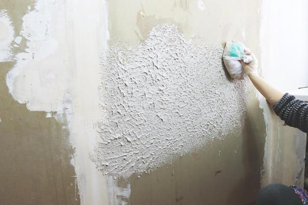 Can You Skim Coat Over Plaster With Drywall Mud 