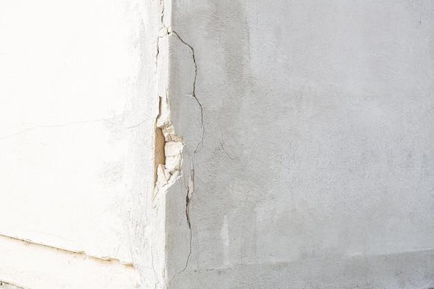  Should I Be Worried About Cracks In Plaster 