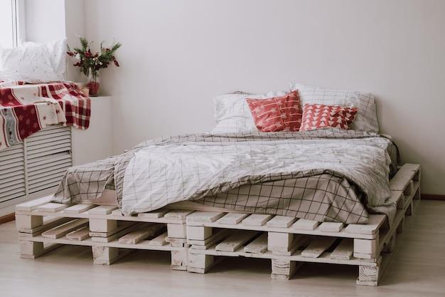 How To Make A King Size Bed Out Of Pallets 