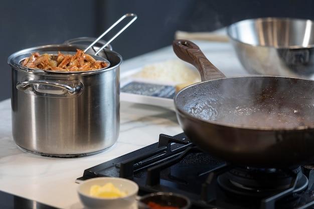  Do All Clad Pans Need To Be Seasoned 