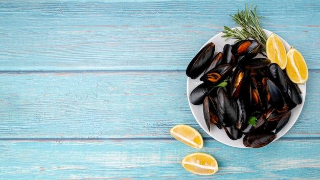 Do mussels taste like shrimp? 