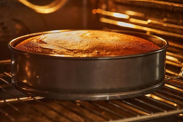  Do You Let A Cake Cool Before Taking It Out Of The Pan 
