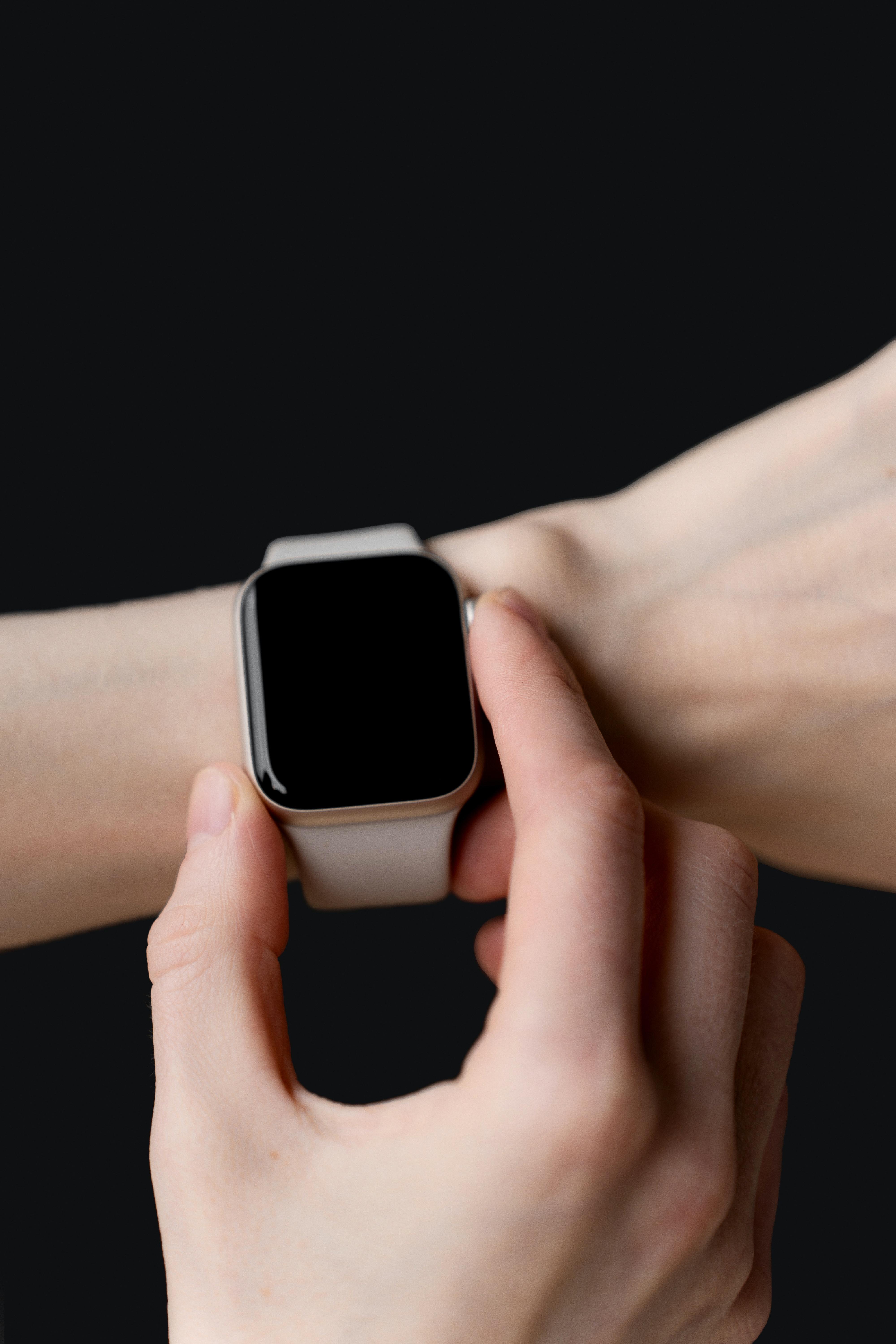 Does An Apple Watch Count Steps Like A Fitbit 