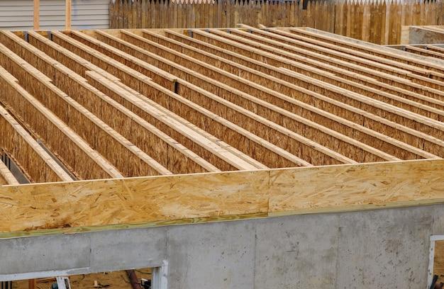 How Far Apart Are Floor Joists In A Mobile Home 