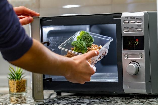  How Long Can You Put A Plastic Container In The Microwave 