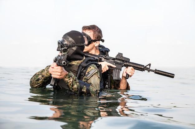  How Long Do The Navy Seals Have To Hold Their Breath 