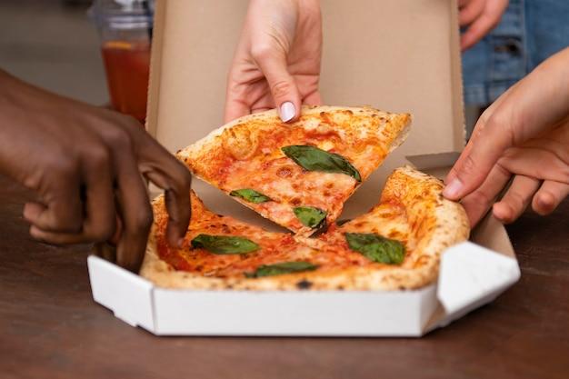  How Many Pizza Slices Does The Average Person Eat 