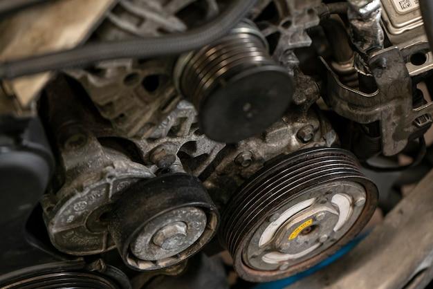 How much does it cost to replace a water pump on a Jeep Grand Cherokee? 