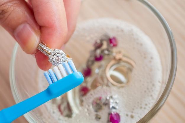 How To Clean Diamond Teeth 