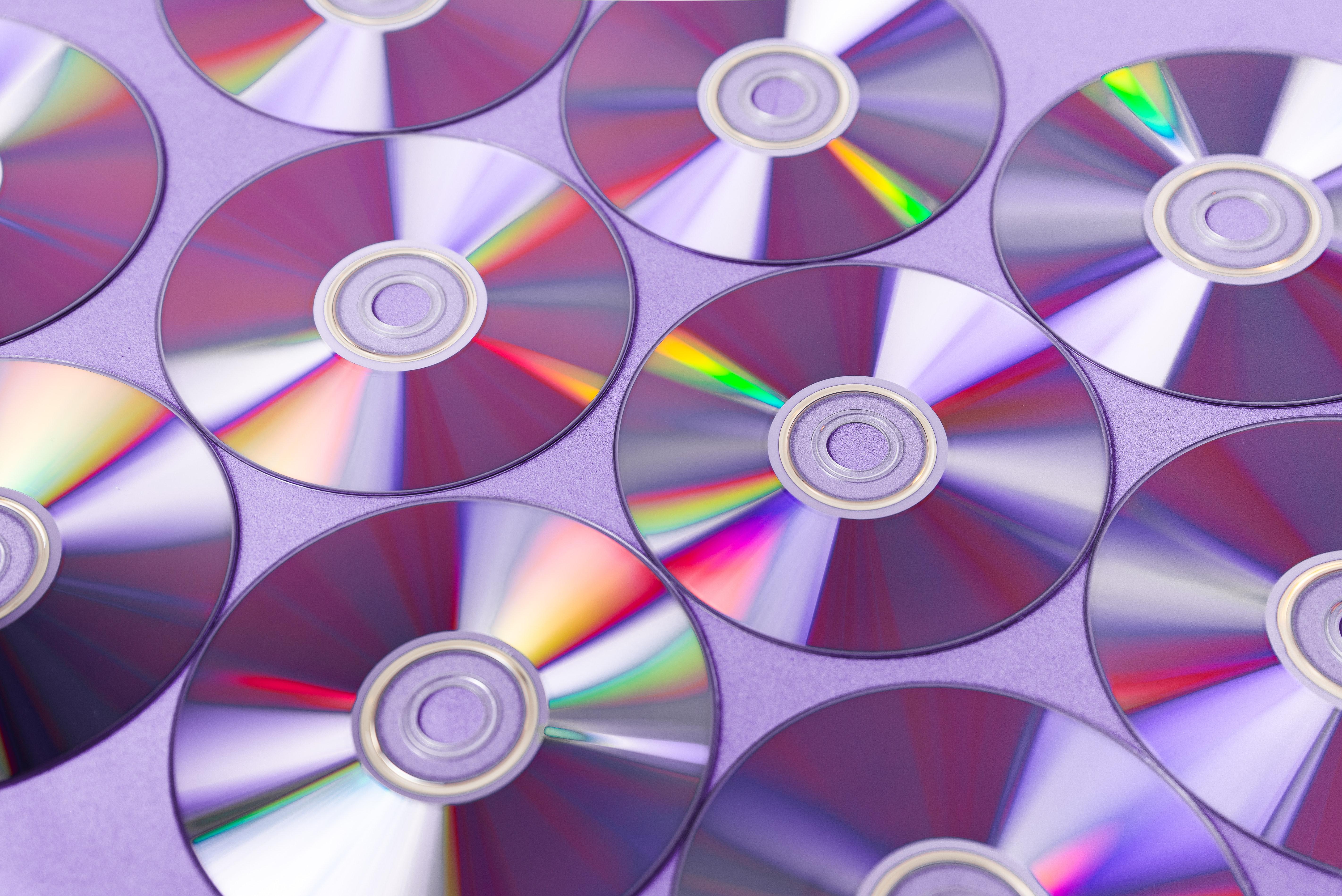 How To Get Pictures Off A Cd Without A Computer 