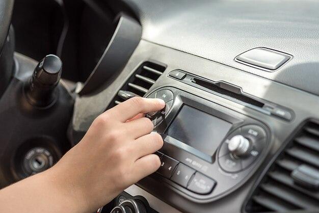  How To Hack A Car Radio With Your Phone 