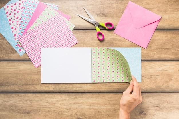 How To Make A Scrapbook With Construction Paper 