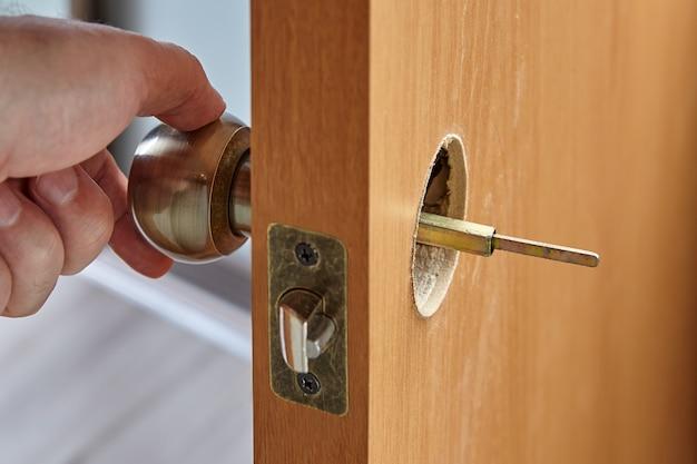  How To Open A Door Without A Handle On The Other Side 
