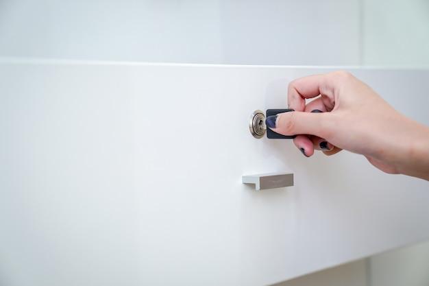  How To Open A Simple Drawer Lock 