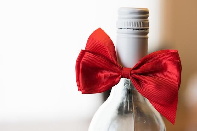  How To Tie A Bow Around A Bottle 