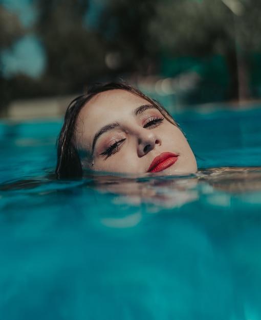 How To Waterproof Makeup For Swimming Diy 