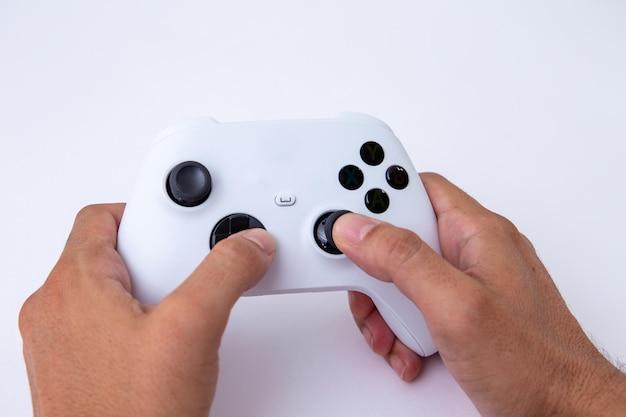  How Wide Is An Xbox One Controller 
